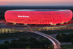 Die beleuchtete Allianz-Arena