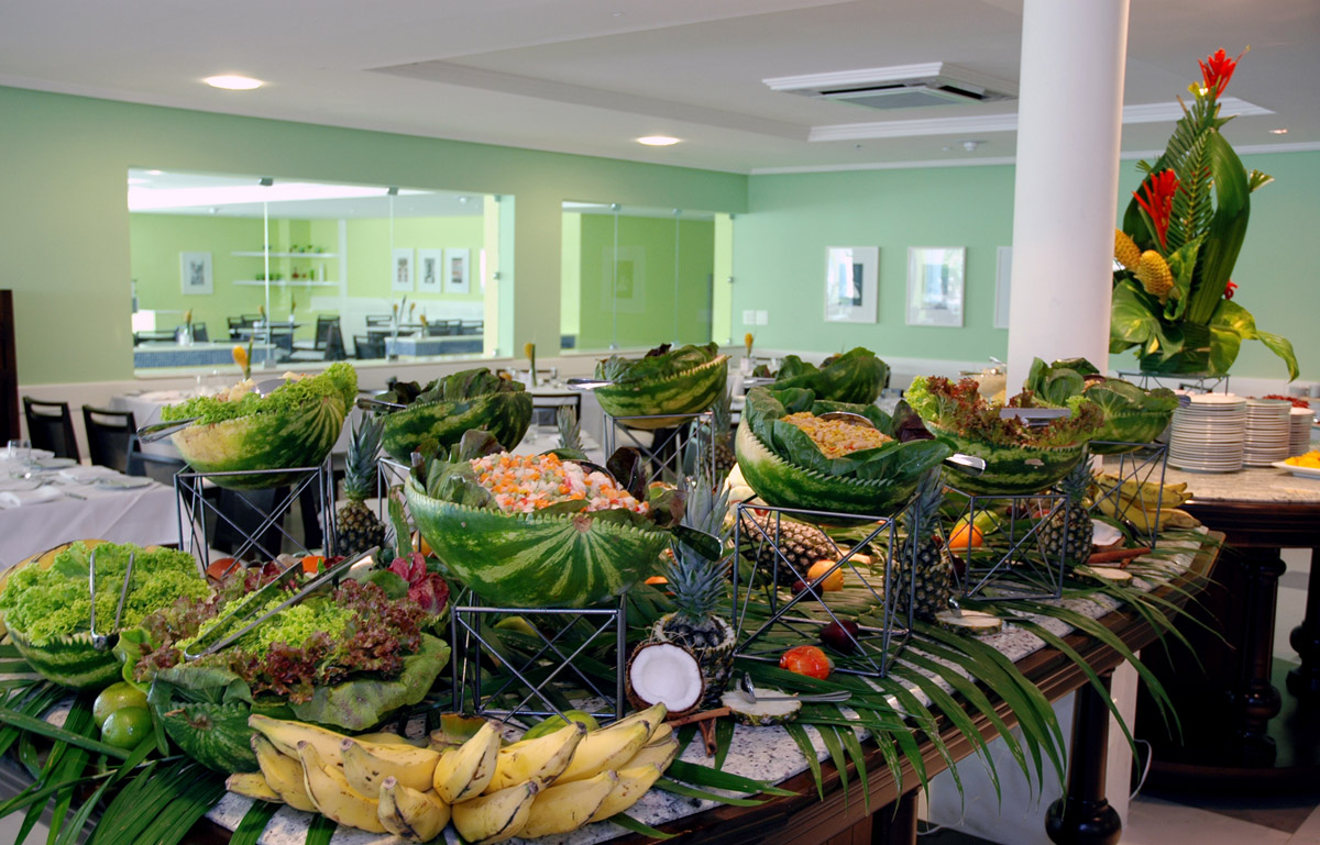 Warme Speisen im Bahia Plaza Hotel