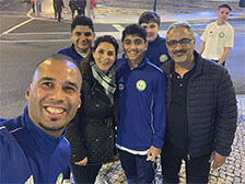 Gruppenselfie in der Stadt